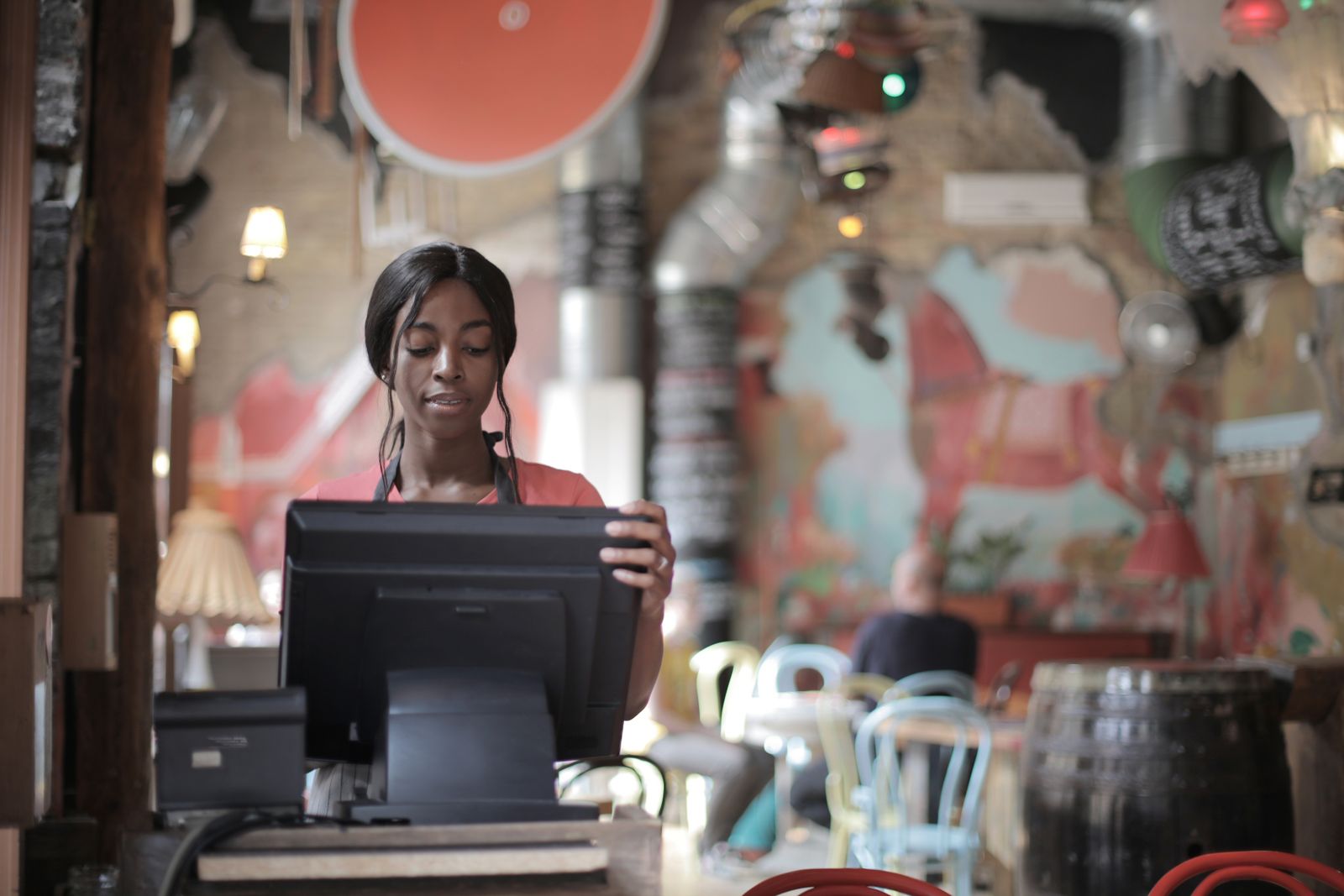 Cafés & restaurants business using a point-of-sale system